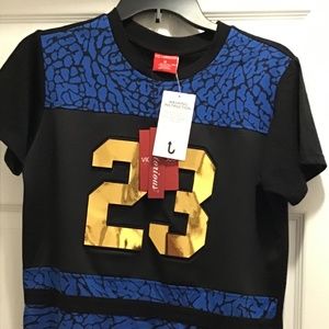 23 T- Shirt by Victorious